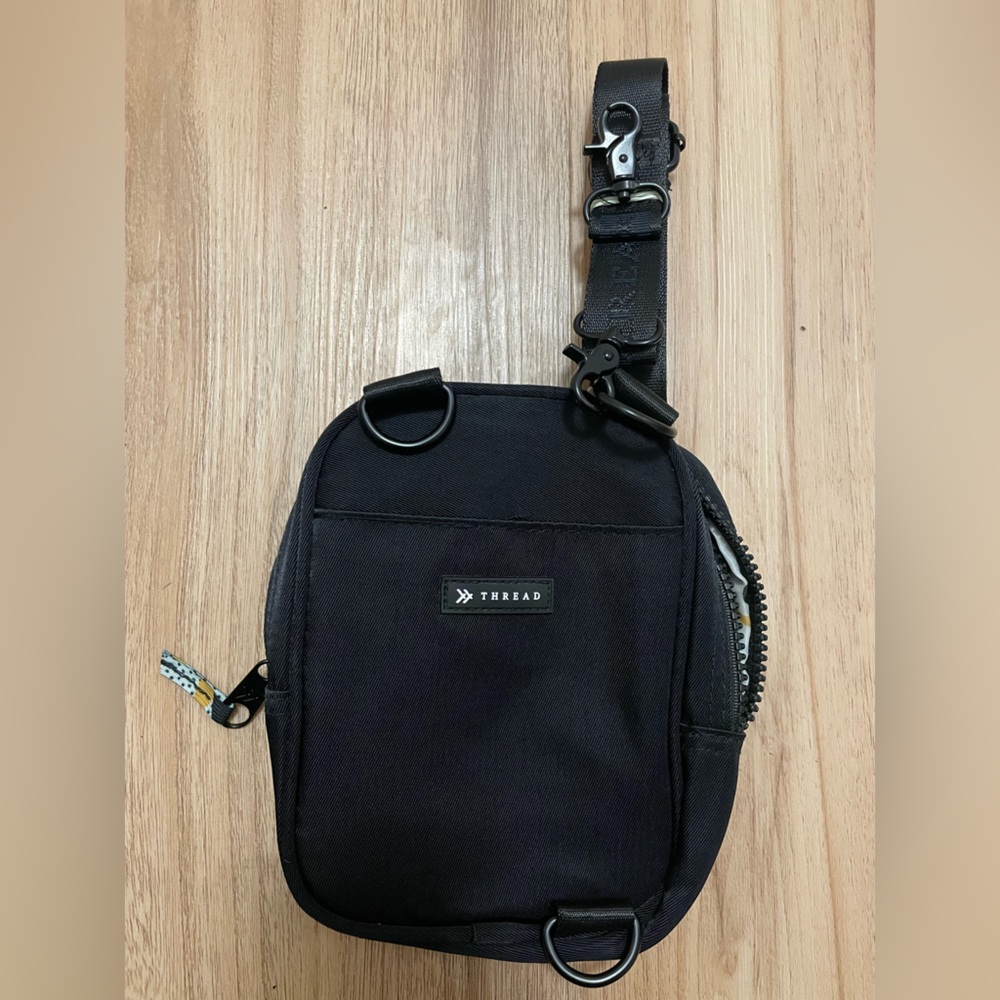 Thread Wallets Black Crossbody Bag with Geometric Pattern Lining - Picture 4 of 4